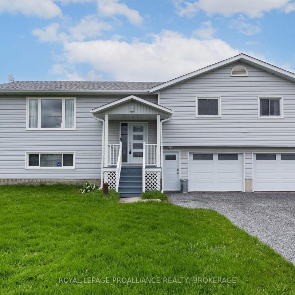 4318 County Road 6, Stone Mills