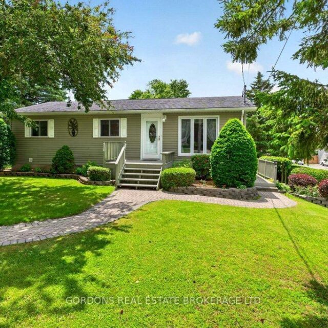 450 Charles Street N, Gananoque
