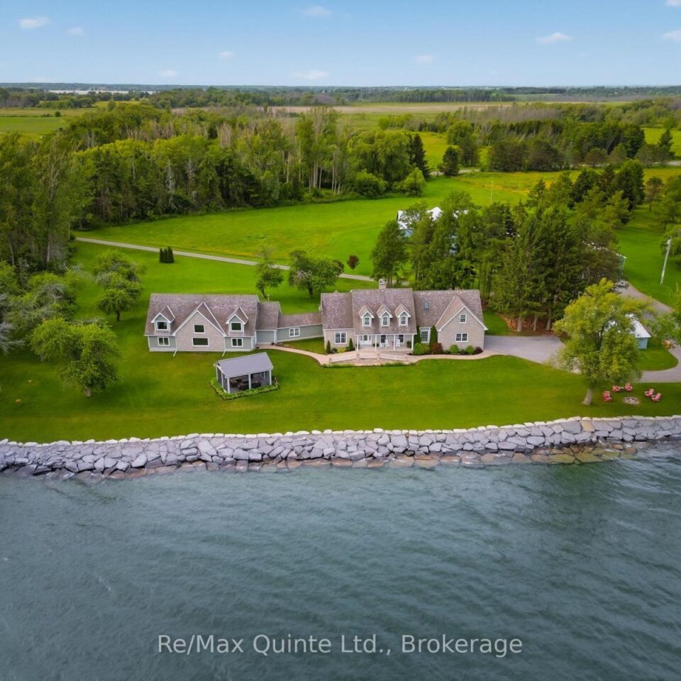4698 County Road 8, Prince Edward County