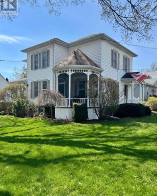 47 Paul Street, Prince Edward County