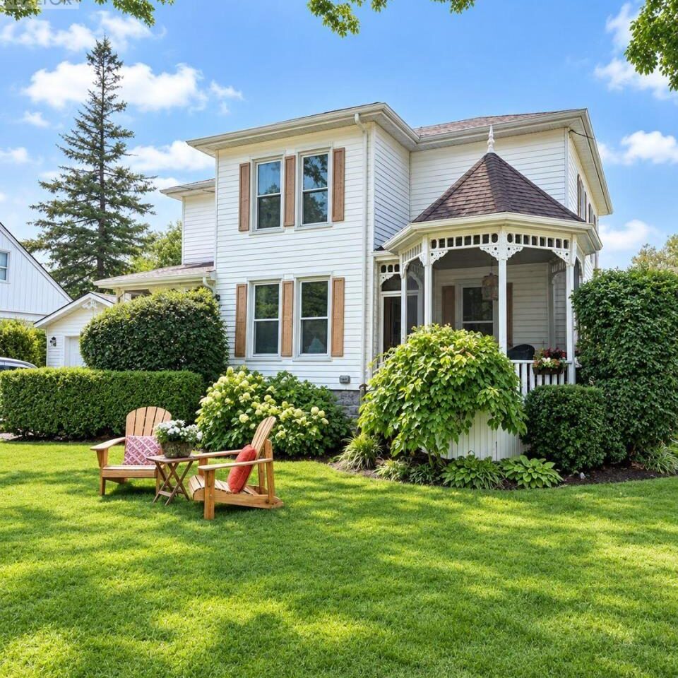 47 Paul Street, Prince Edward County