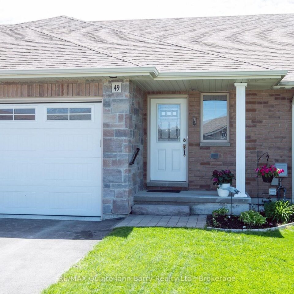 49 Mcintosh Crescent, Quinte West