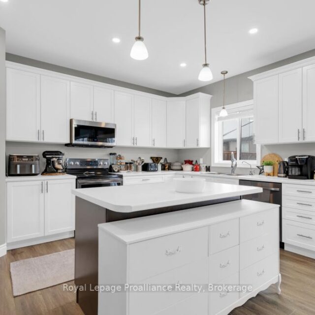49 Redwood Drive, Belleville