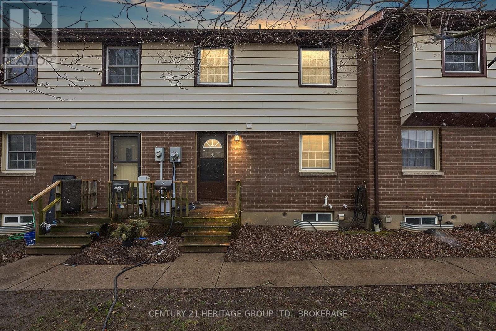 5 – 136 Notch Hill Road, Kingston