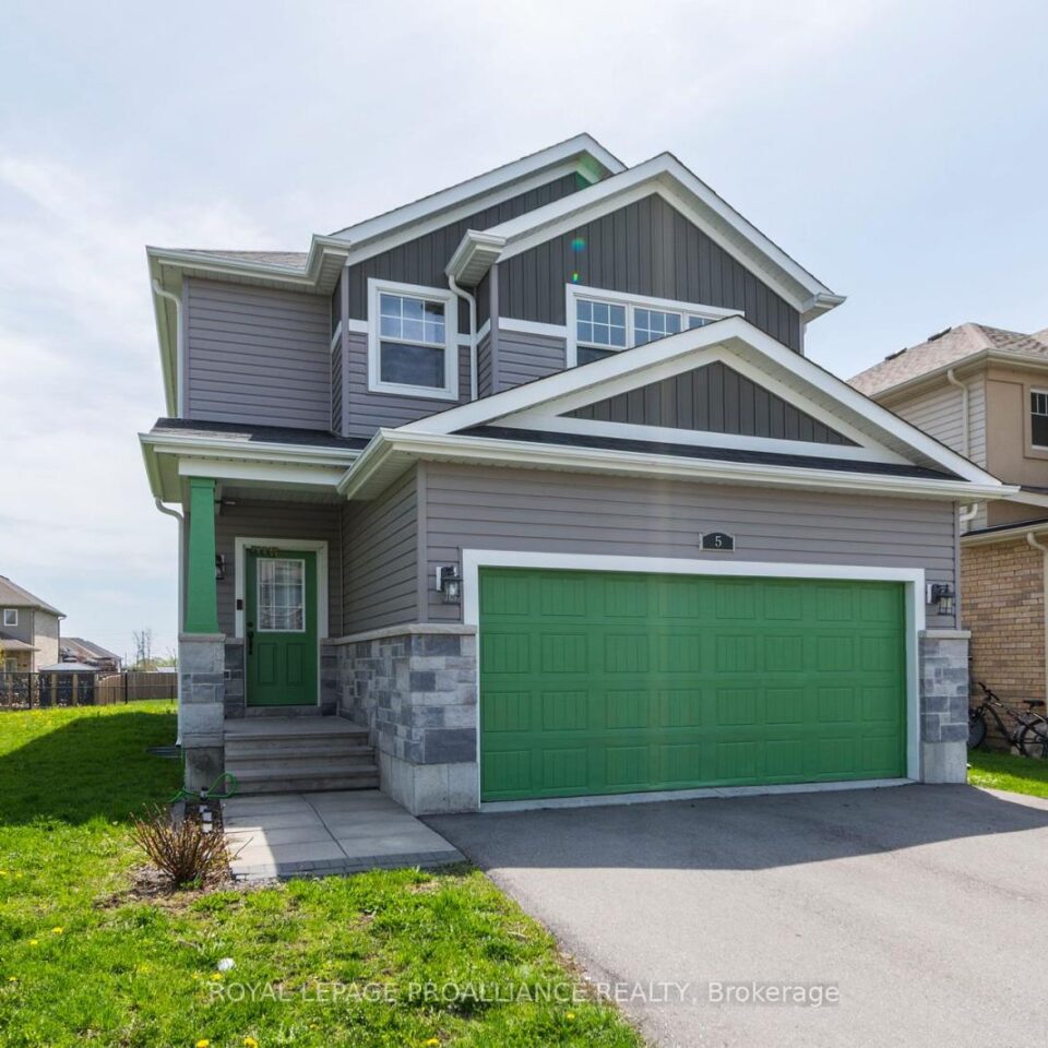 5 Cottonwood Drive, Belleville