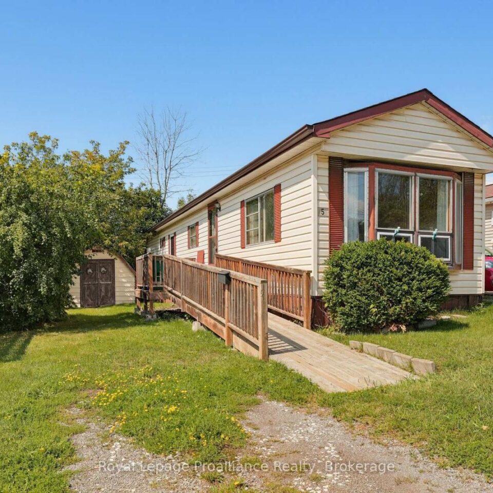 5 Kenneth Boulevard, Quinte West