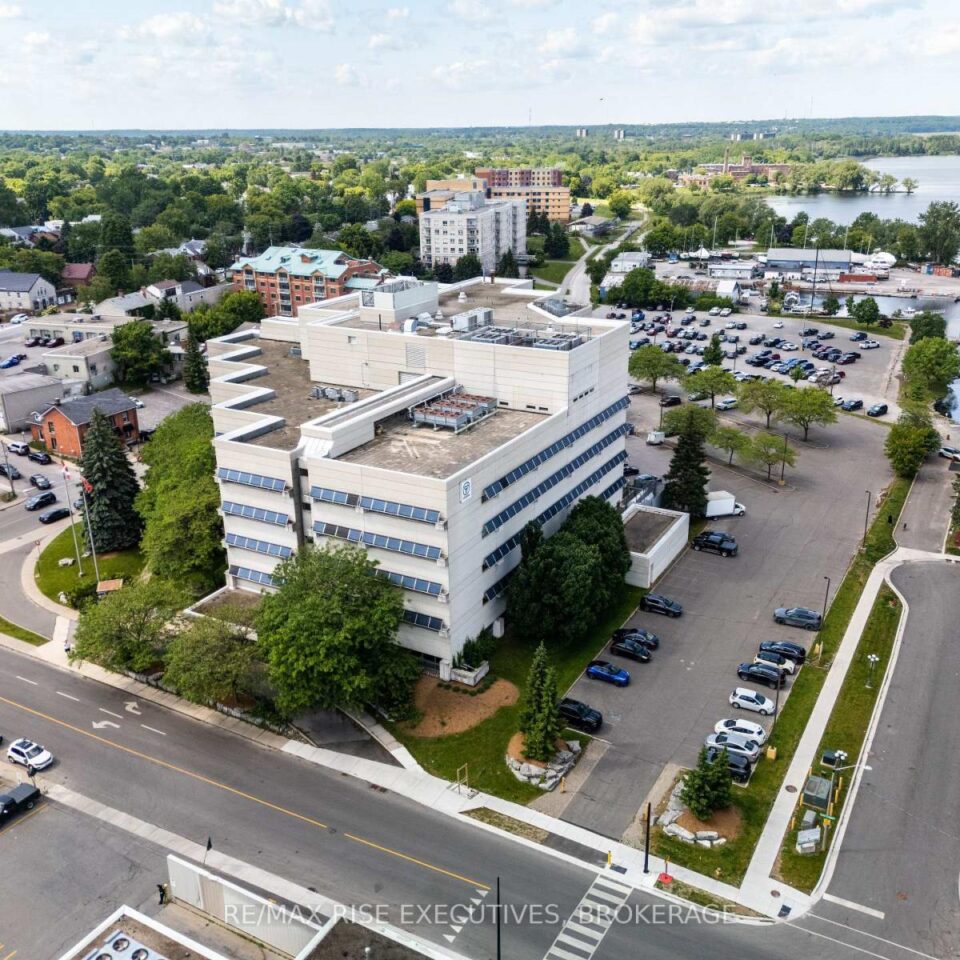 502 – 49 Place D’ Armes, Kingston