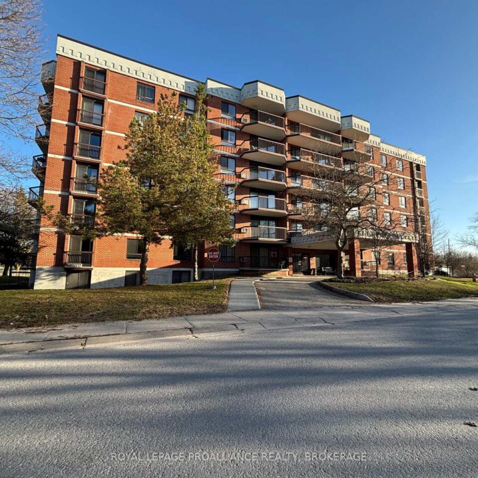 505 – 14 Greenview Drive, Kingston