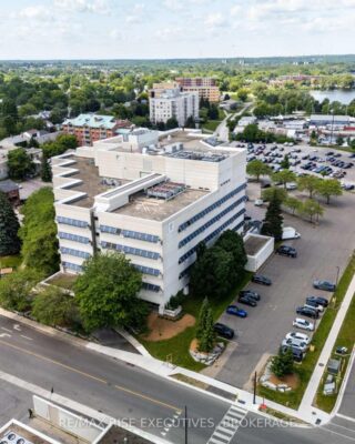 505 – 49 Place D’ Armes, Kingston