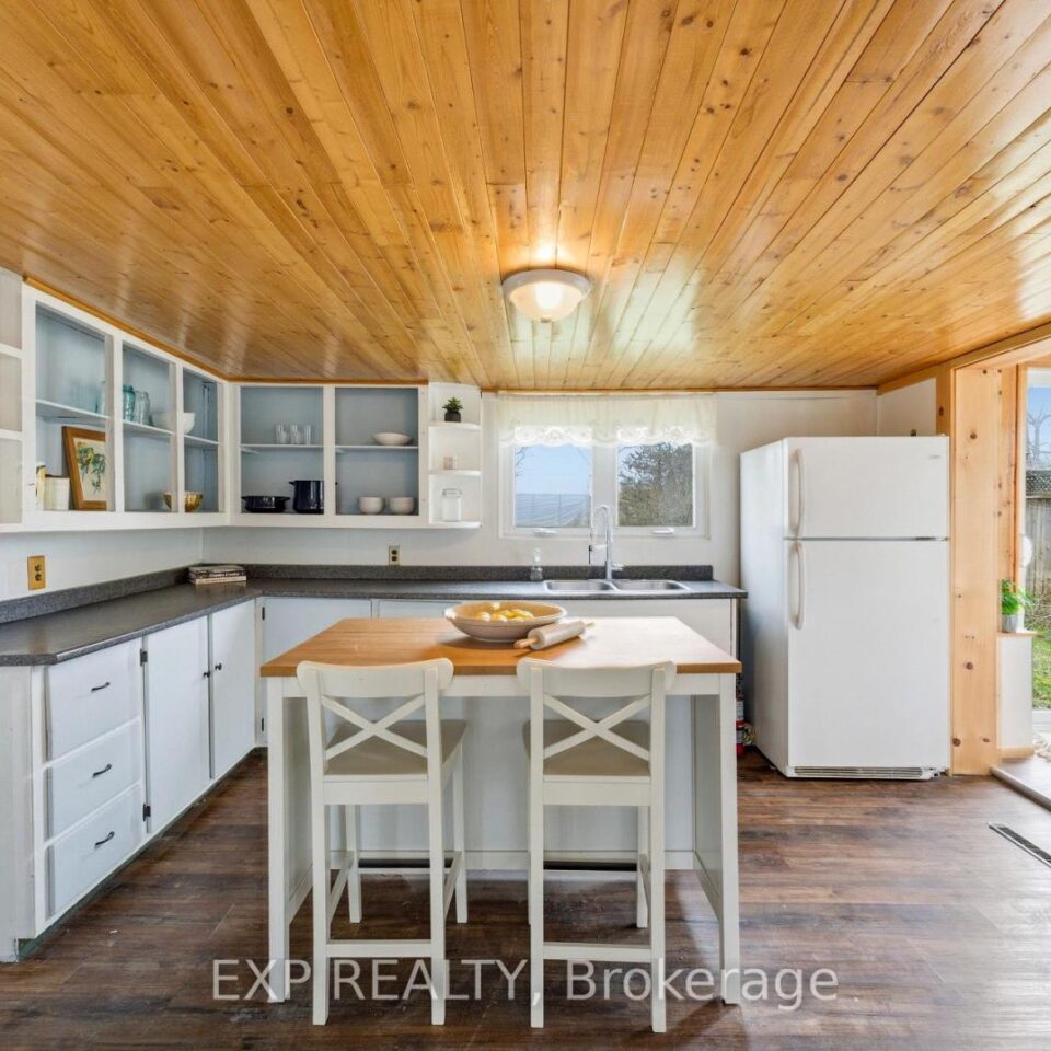 52 County 1 Road, Prince Edward County
