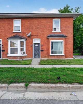 52 Moira Street W, Belleville