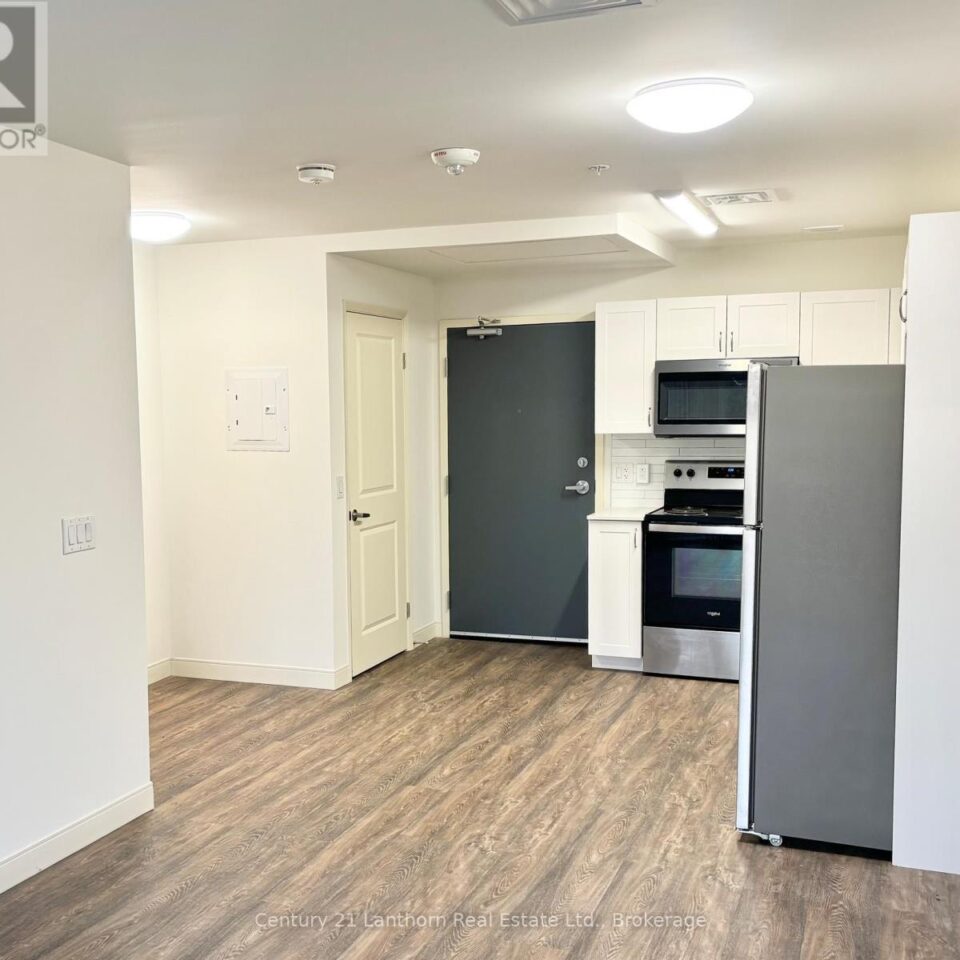 520 – 135 Station Street, Belleville
