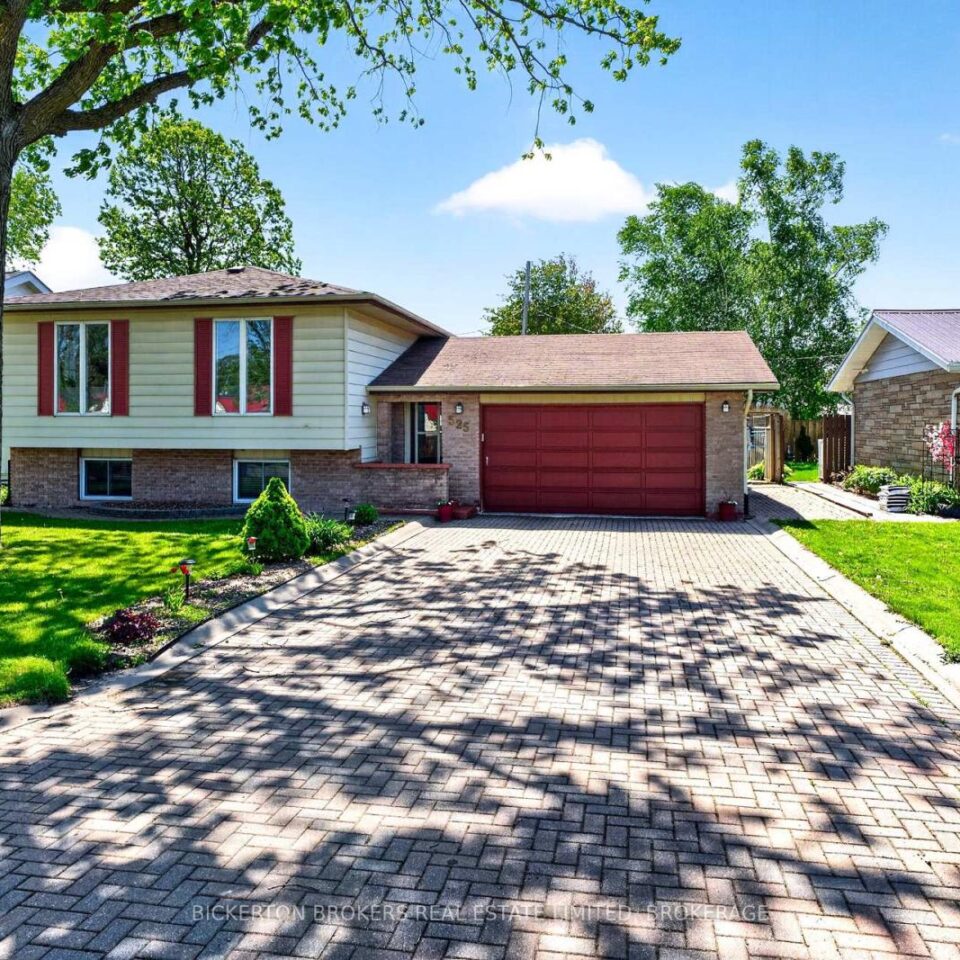 525 Pine Street E, Gananoque