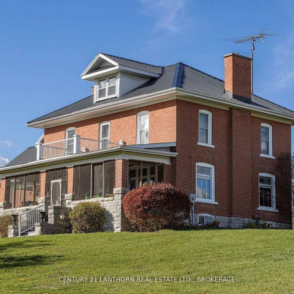 530 Main Street, Stone Mills