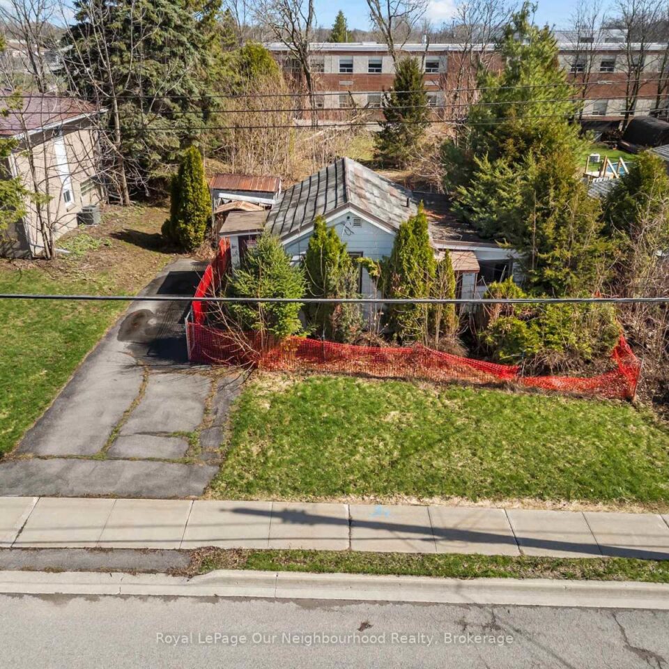 54 Paul Street, Prince Edward County