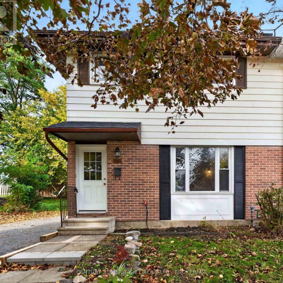 54 Woodstone Crescent, Kingston