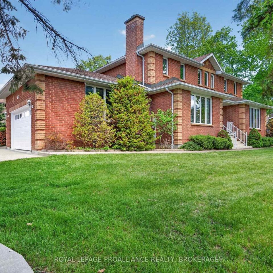 542 Rankin Crescent, Kingston