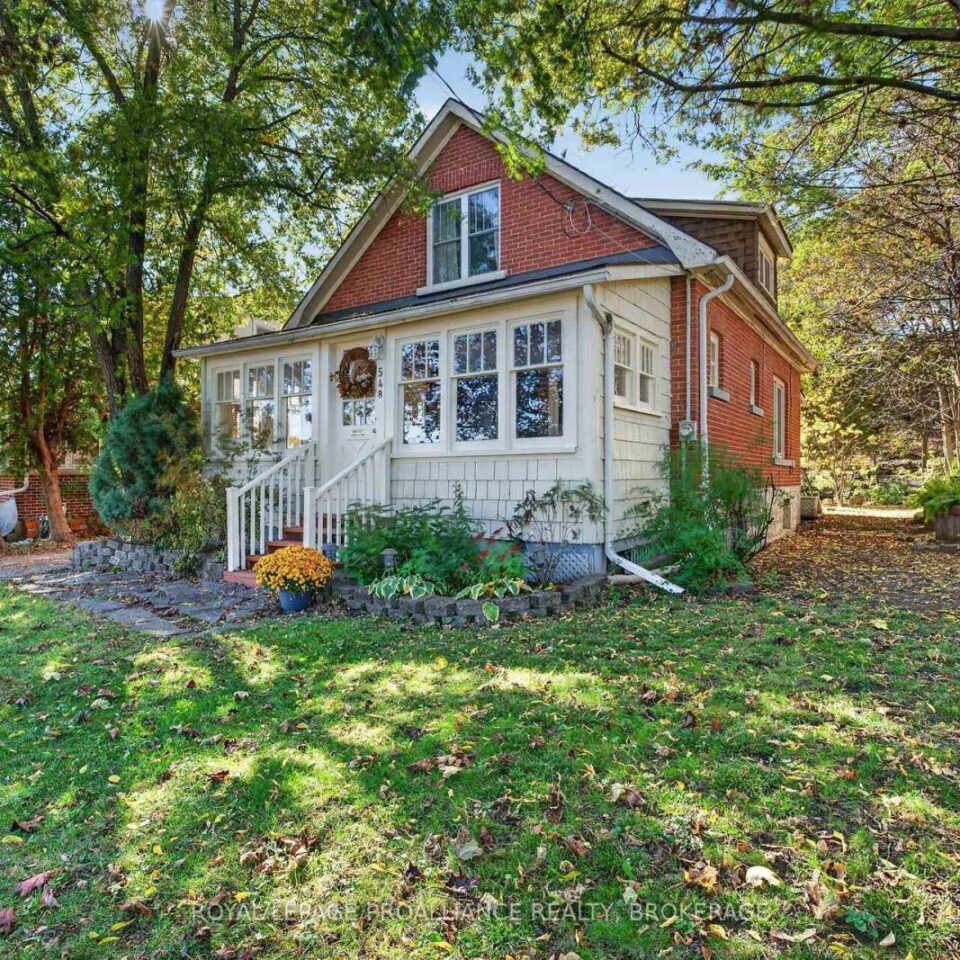 548 Division Street, Kingston