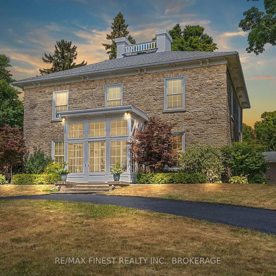 55 Cochrane Drive, Brockville
