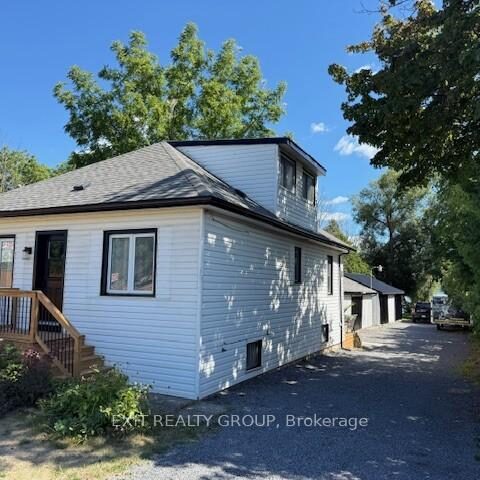 550 Old Highway 2, Quinte West