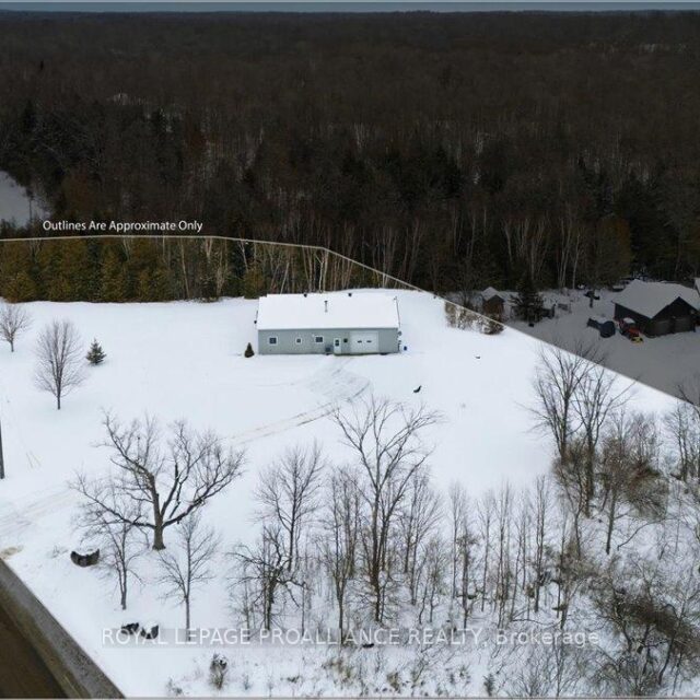 555 Douglas Road, Centre Hastings