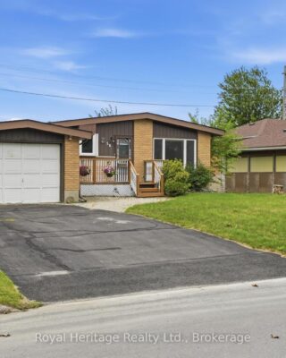 56 Fifth Avenue, Quinte West