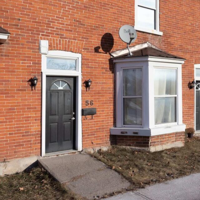 56 Moira Street W, Belleville