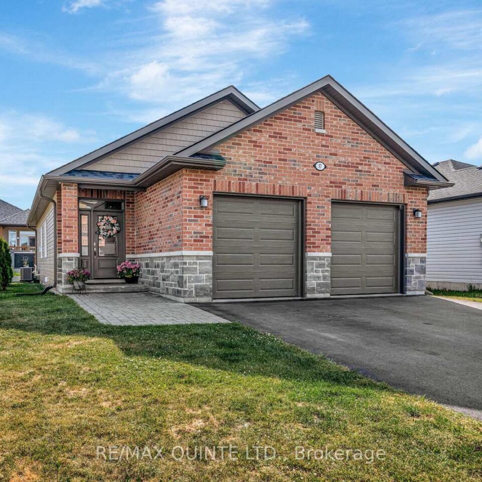 57 Redwood Drive, Belleville