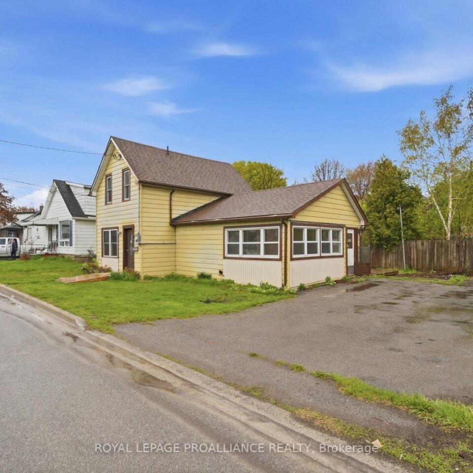 58 John Street, Quinte West