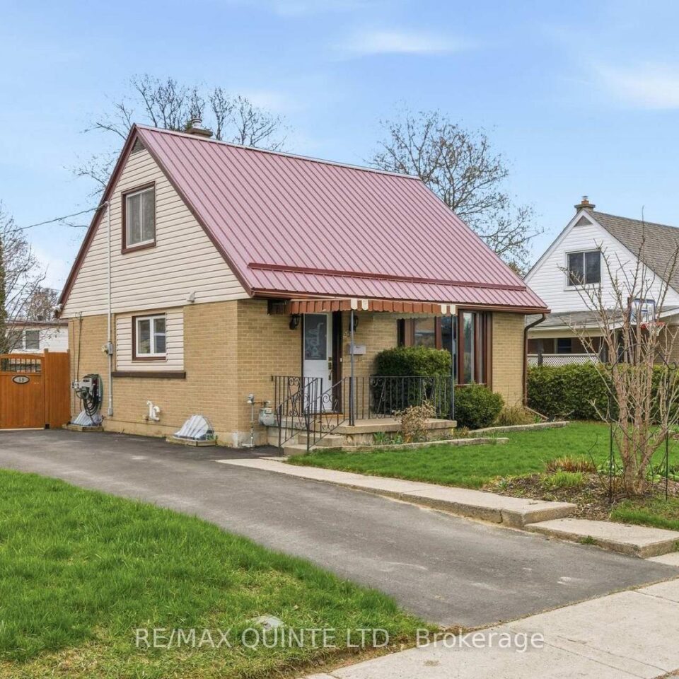 59 Fourth Avenue, Quinte West