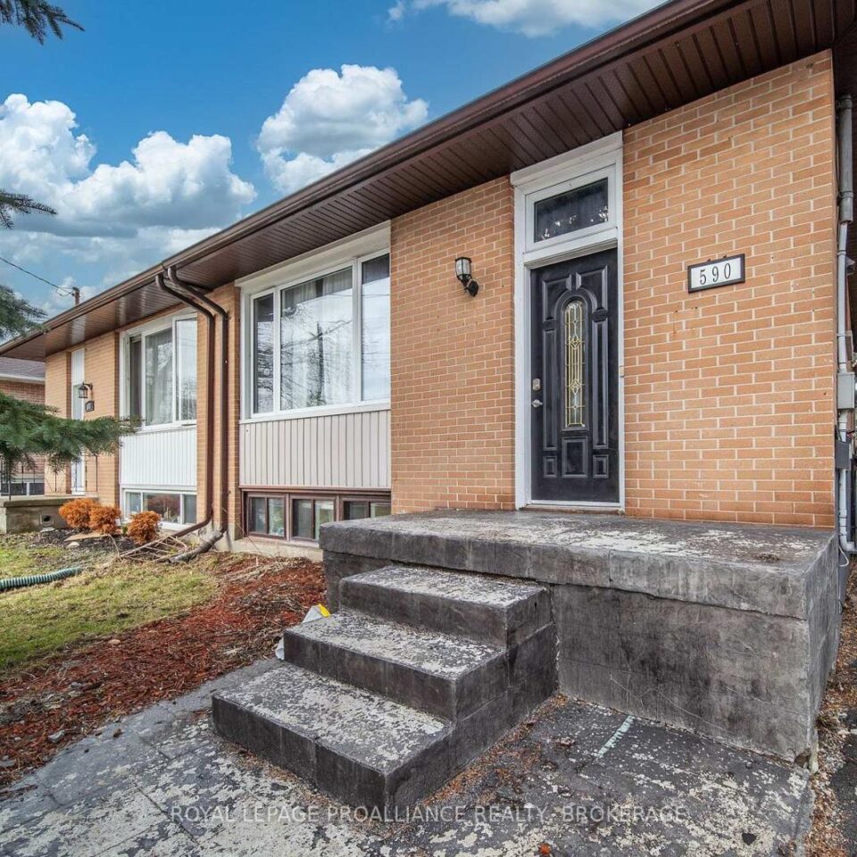 590 Macdonnell Street, Kingston