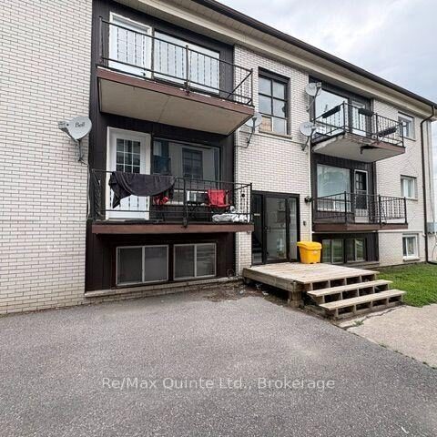 6 – 174 Queen Street, Quinte West