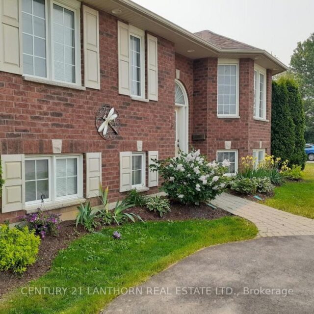 6 Chisholm Square, Belleville