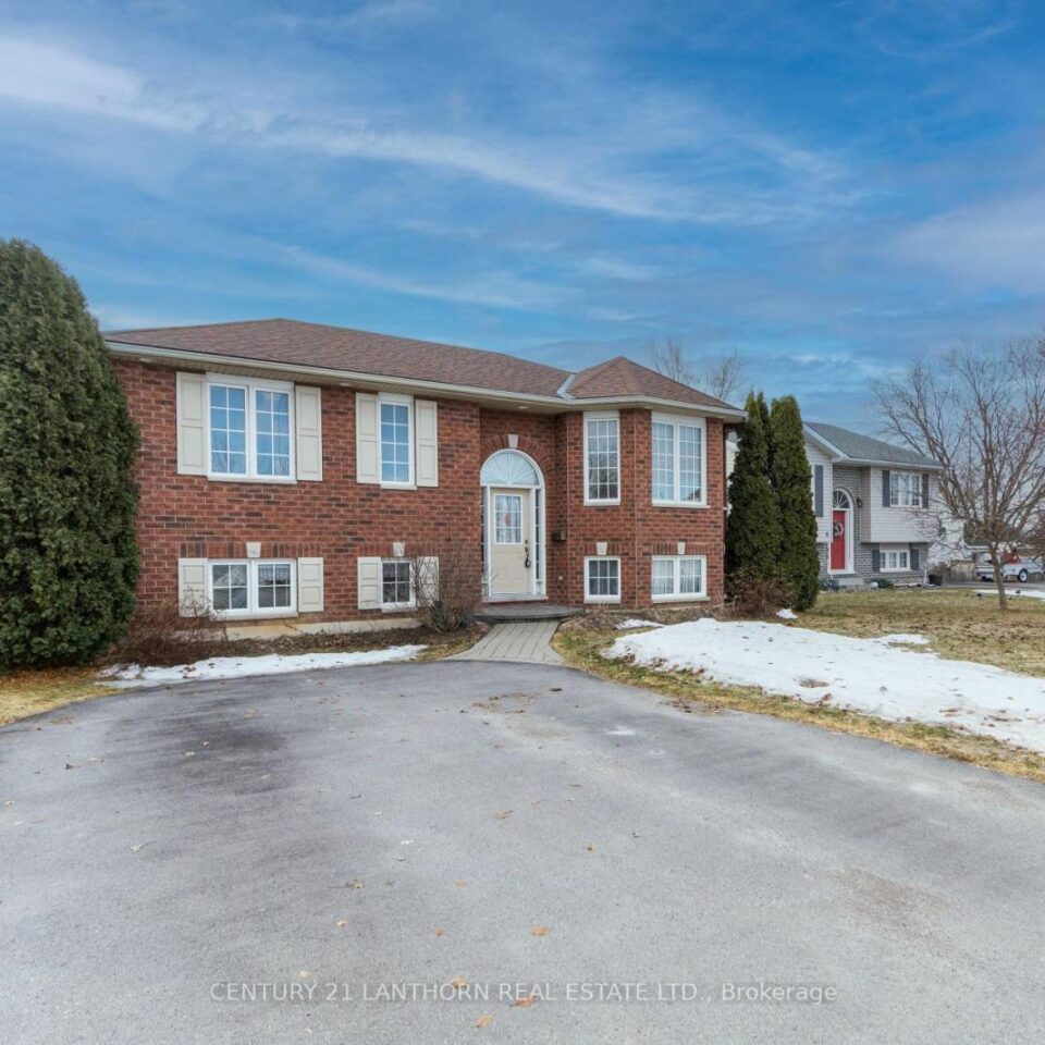 6 Chisholm Square, Belleville