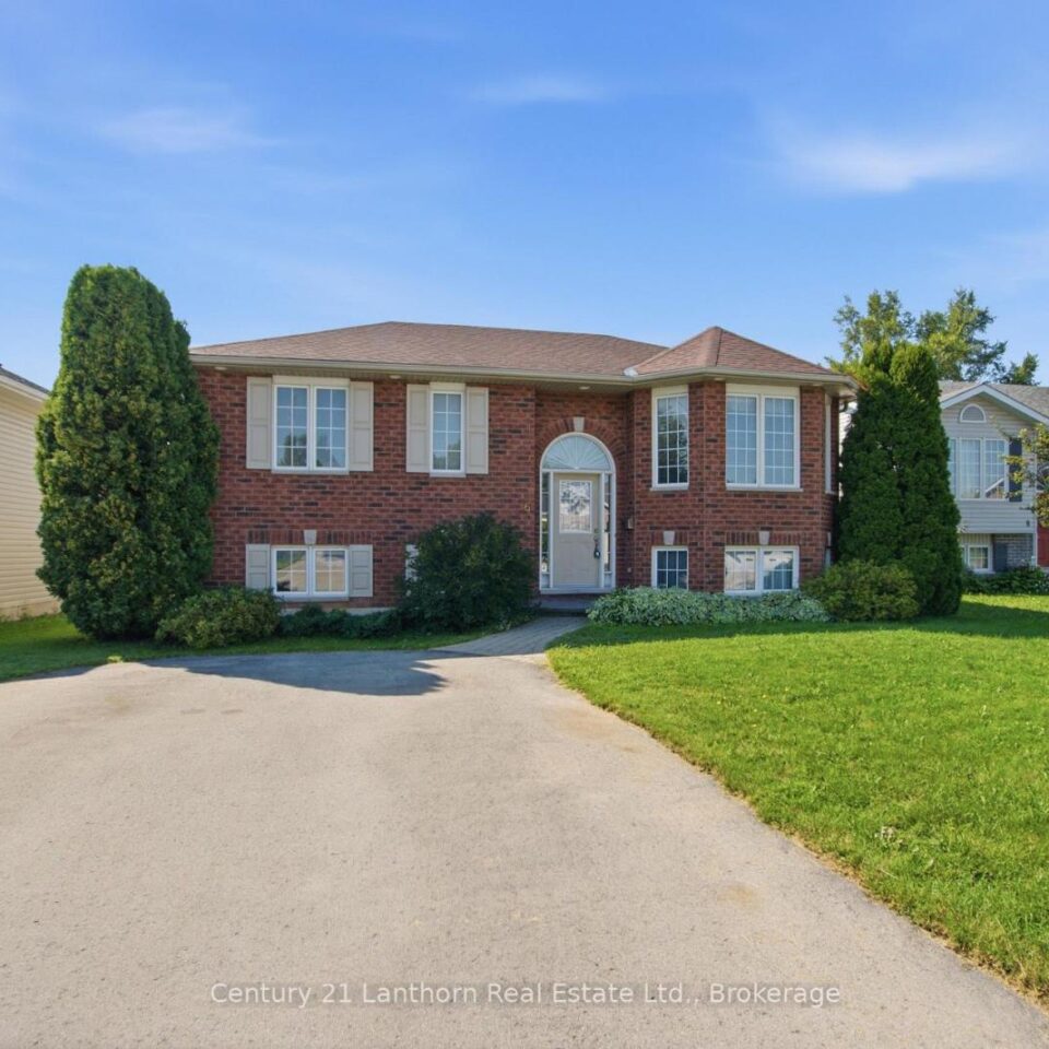 6 Chisholm Square, Belleville