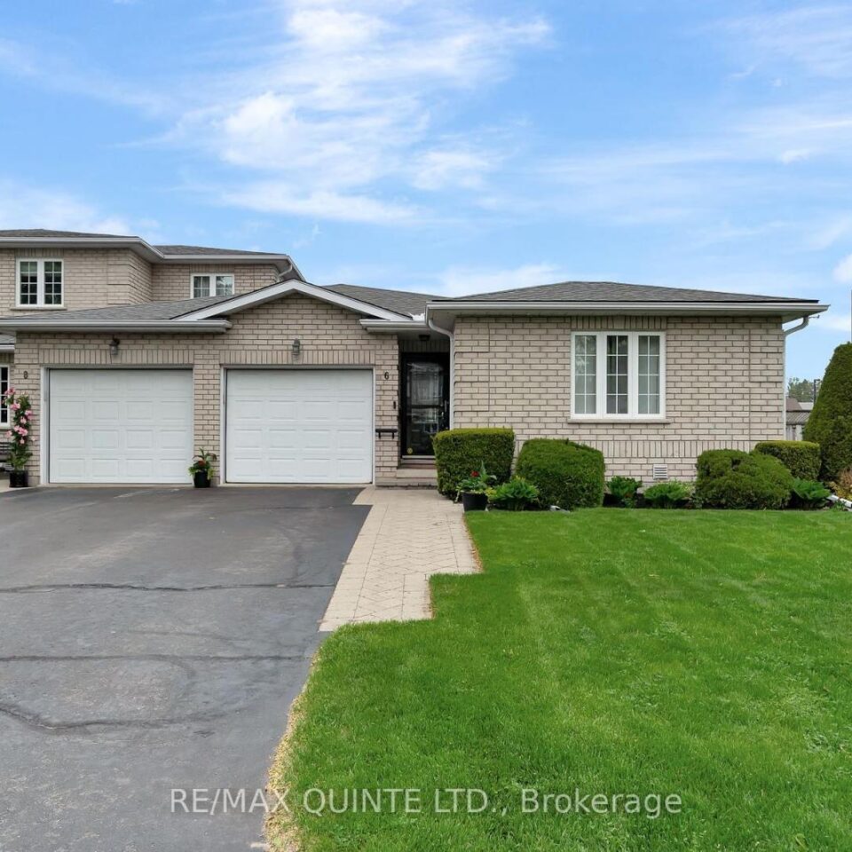 6 Pinegrove Court, Belleville