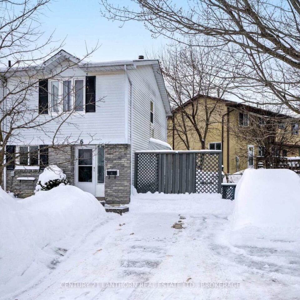 6 Woodstone Crescent, Kingston