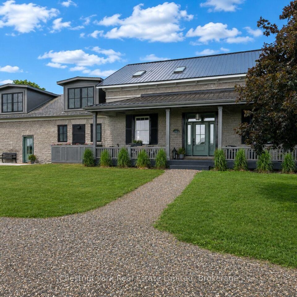 60 Bakker Road, Prince Edward County
