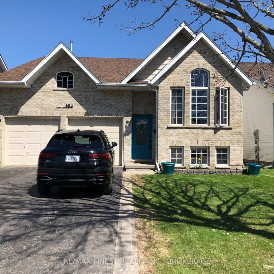 604 Freeman Crescent, Kingston