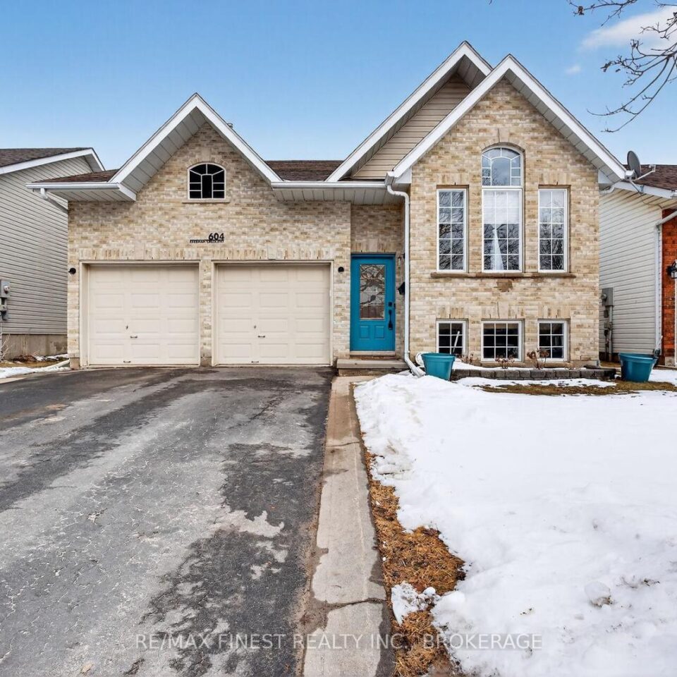 604 Freeman Crescent, Kingston