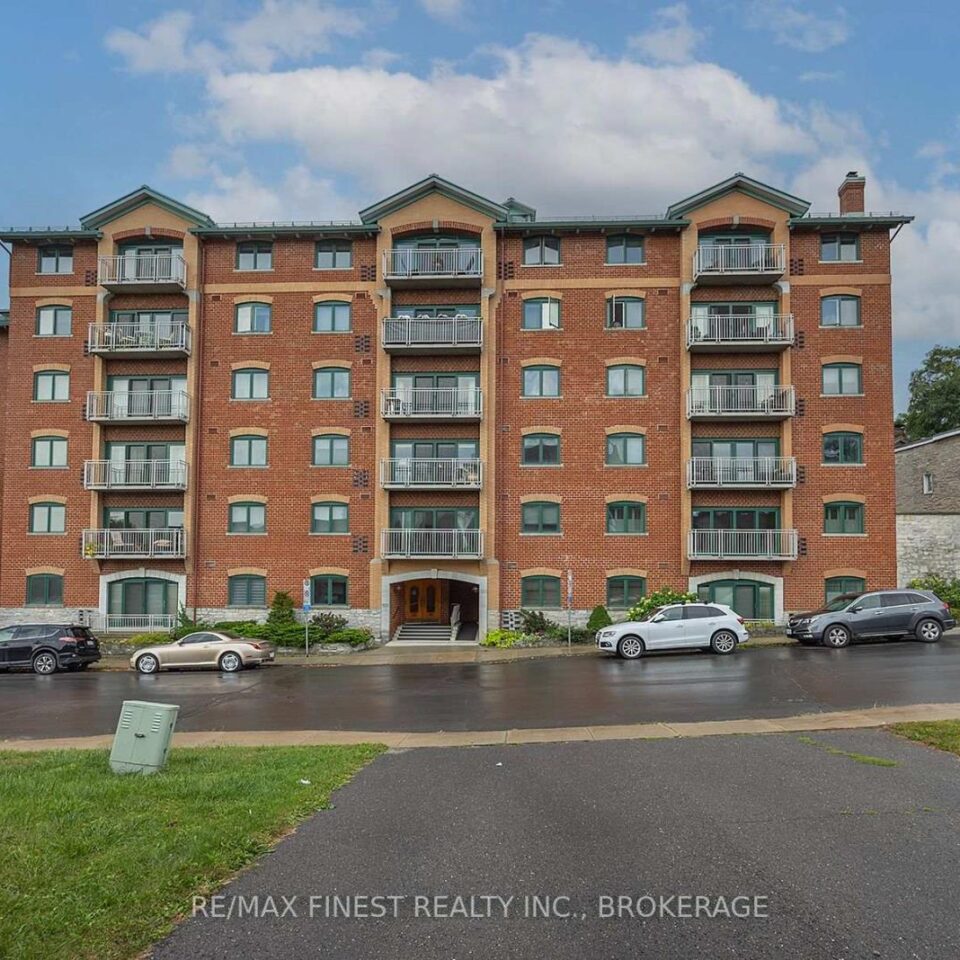 605 – 2 Bay Street, Kingston (east Of Sir John A. Blvd)