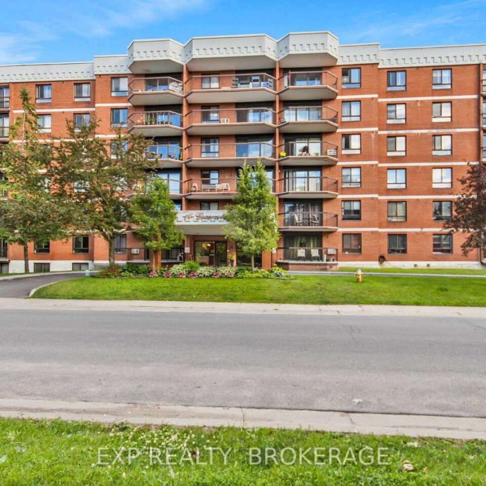 607 – 14 Greenview Drive, Kingston