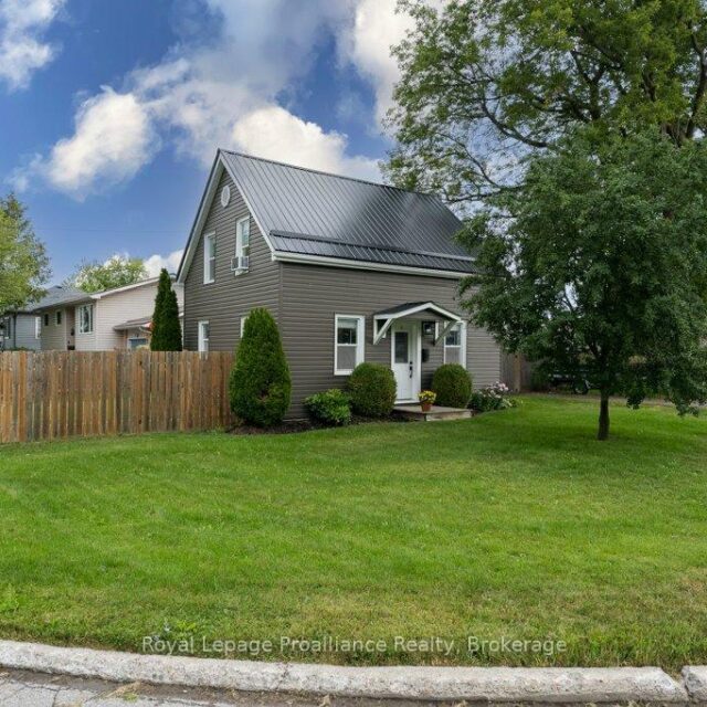 61 Pelham Street, Quinte West