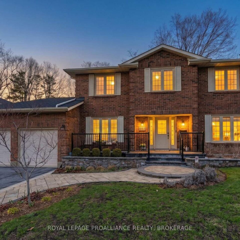 611 Rankin Crescent, Kingston