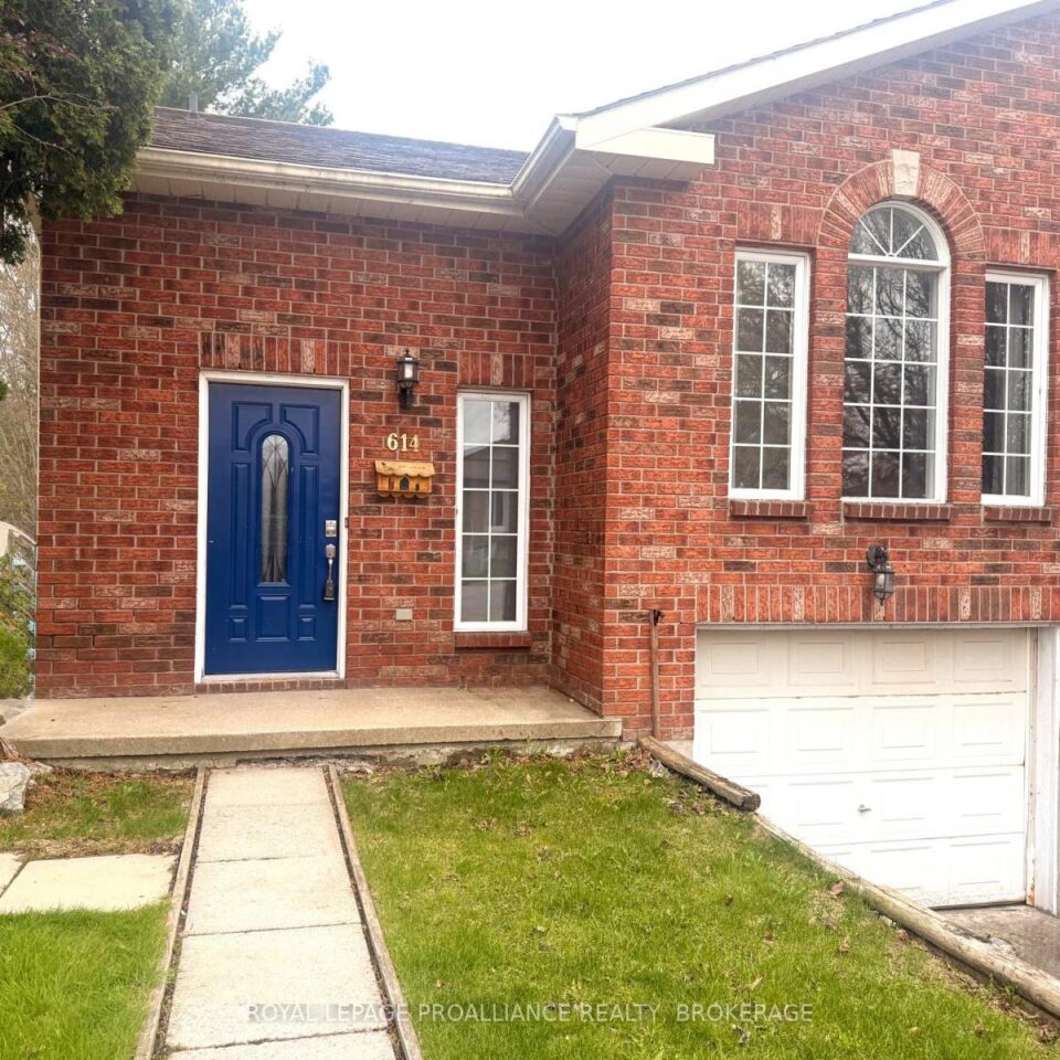 614 Barnsley Crescent, Kingston