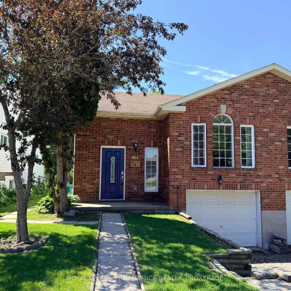 614 Barnsley Crescent, Kingston
