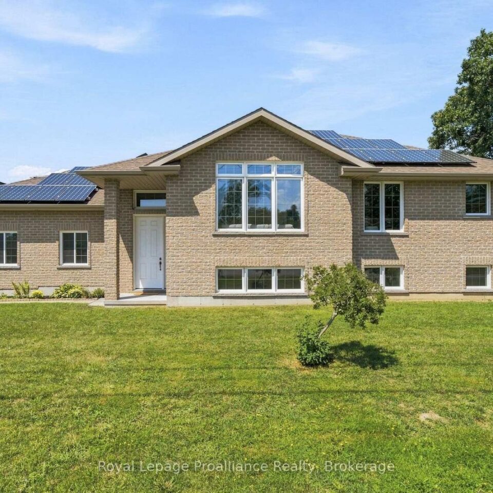 63 Freedom Crescent, Quinte West