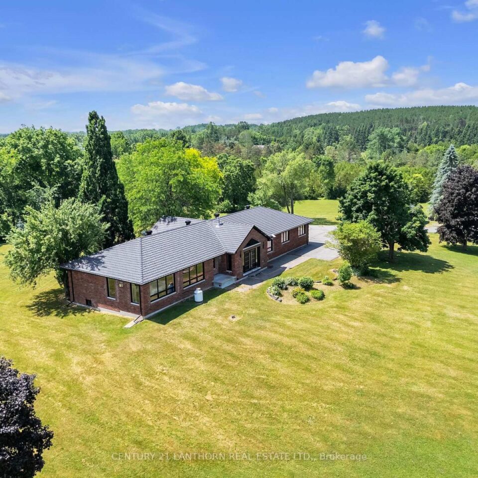 676 Foxton Road, Belleville