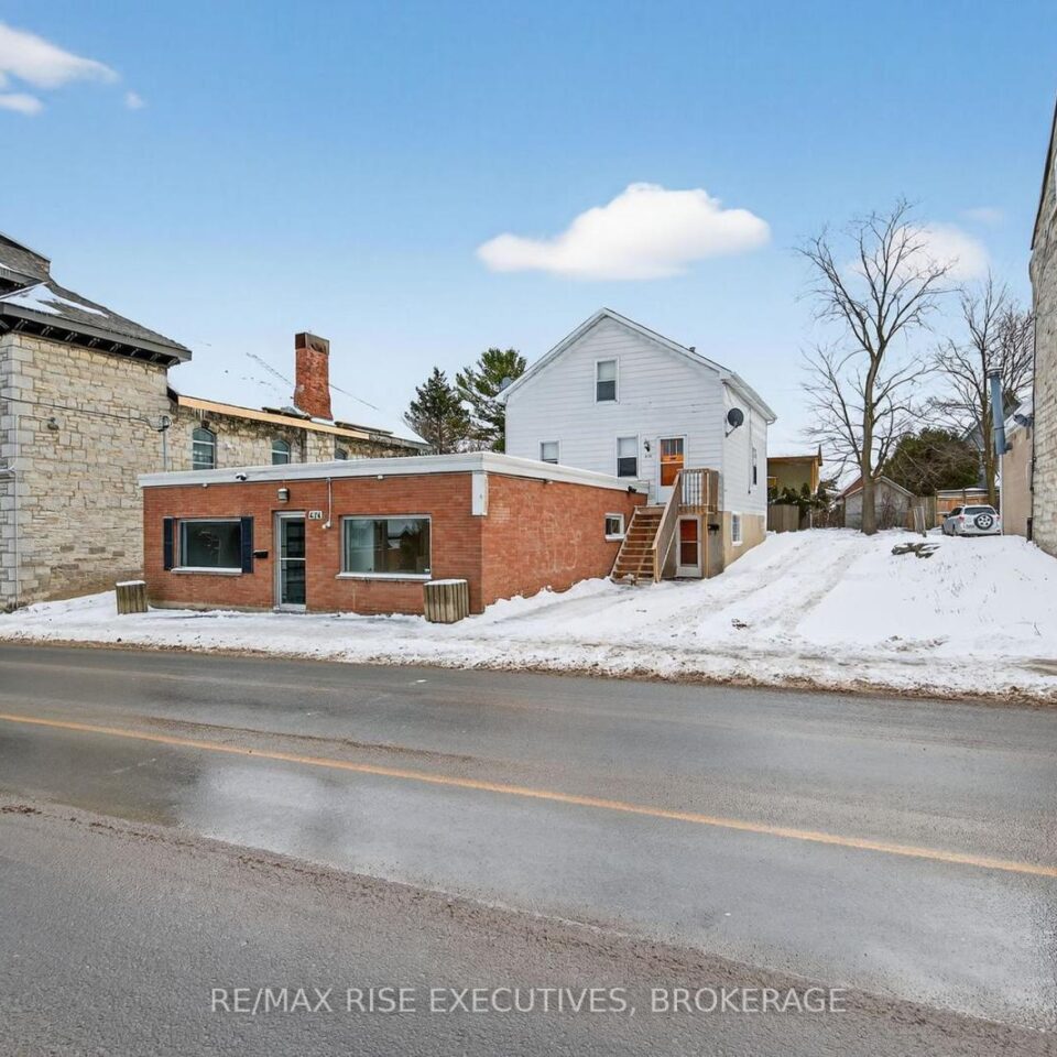 676 King Street W, Kingston