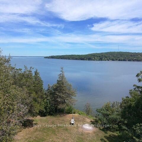 680 County Road 49, Prince Edward County